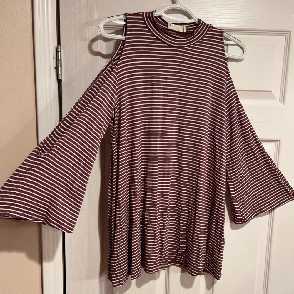NWT Blooms in the city striped cold shoulder flowy tunic top size medium
